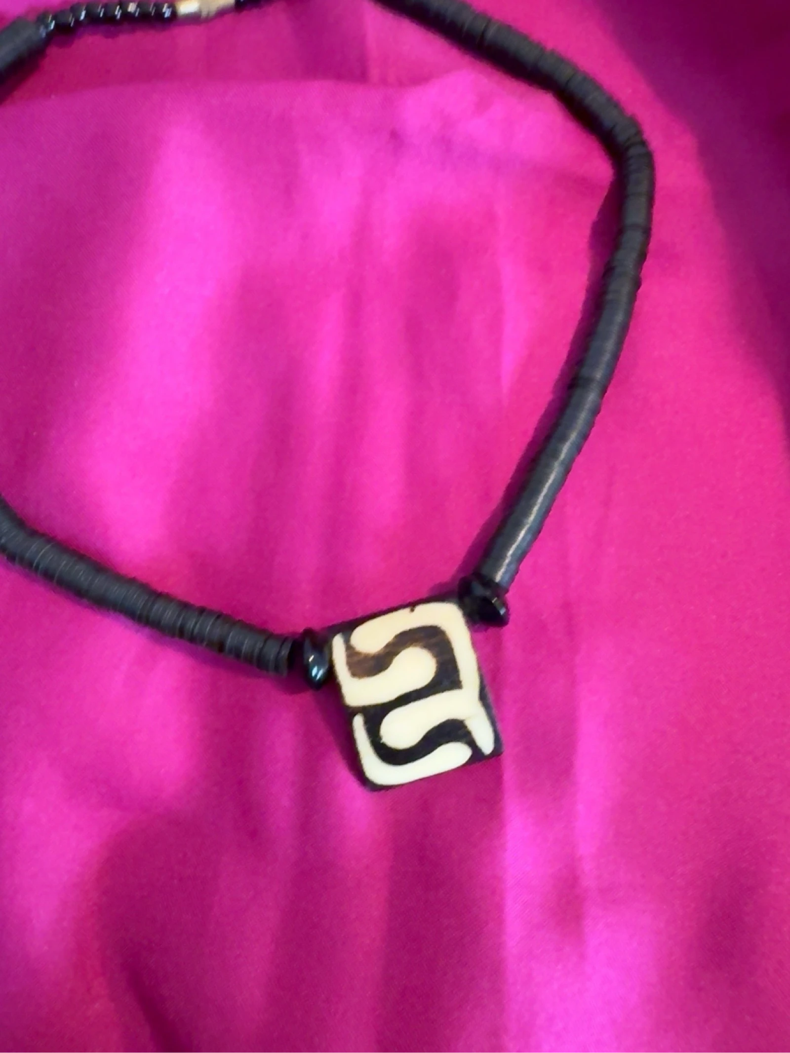 Ethnic boho handmade wooden and black bead necklace – photo 3